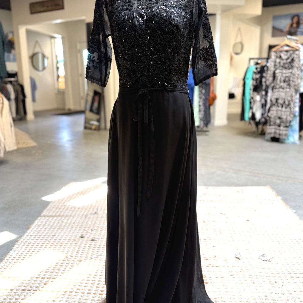 Chic Black Sequin Long Sleeve Dress